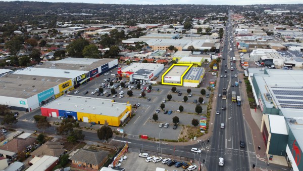 T14 Melrose Plaza